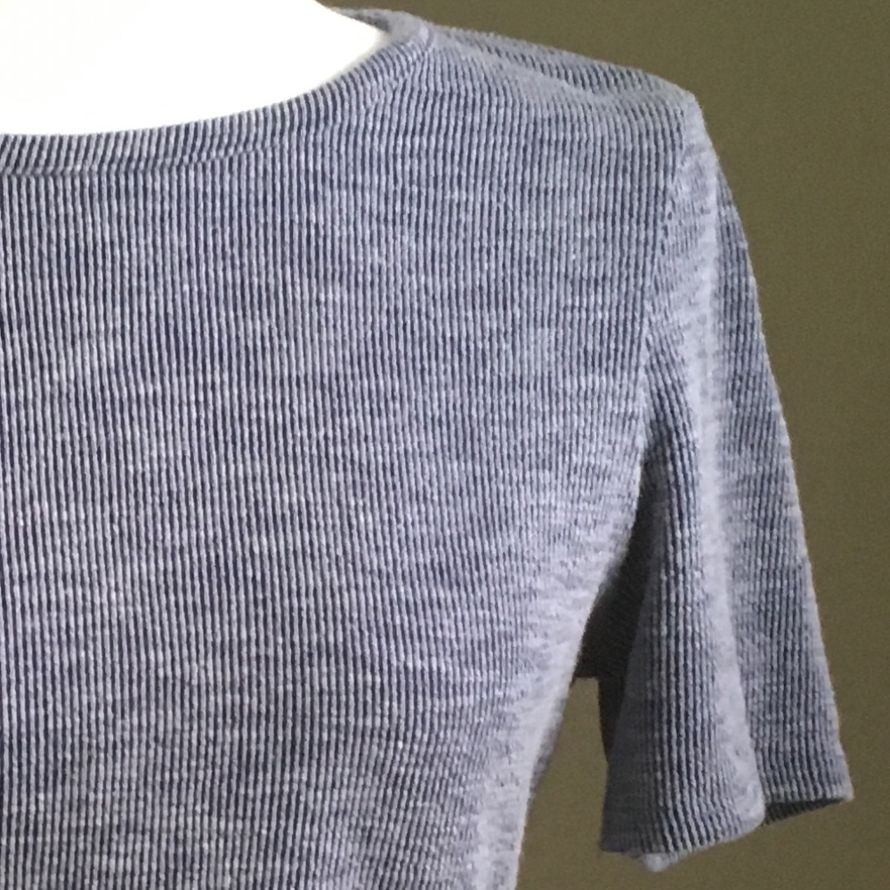 Tea n Rose Ribbed Peplum Top - Picture 4 of 4